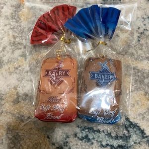 RARE.  Cutie creative mini bread loads